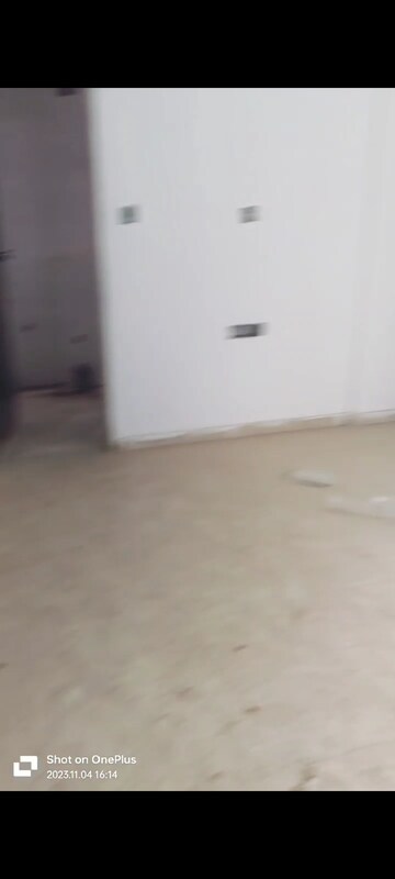 Room in 1 BHK Apartment at Auric City Homes, Sector 82 – for Rent