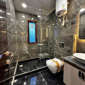 Furnished Amenities in 4 BHK Builder Floor at Ansal API Esencia, Sector 67 – for Sale