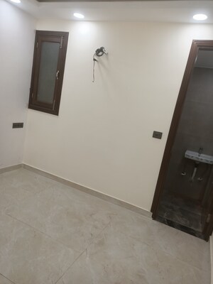 Room in 3 BHK Builder Floor at Govindpuri – for Sale