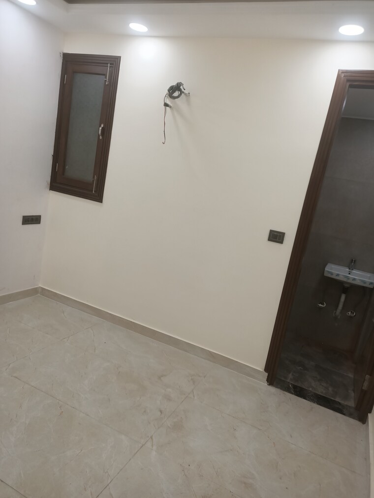 Room, govindpuri 3 Bedroom 810 Sq.Ft. Builder Floor In Govindpuri Delhi 8910565