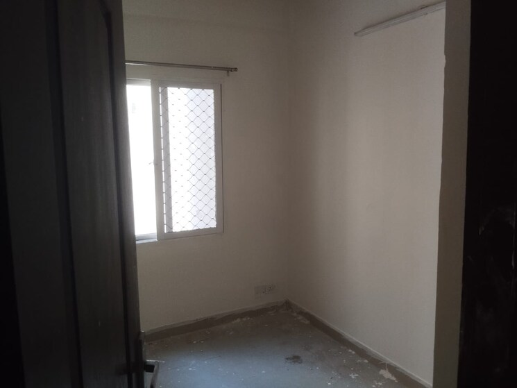 Room, vvip-homes 2.5 Bedroom 1230 Sq.Ft. Apartment In Gaur City 2 Greater Noida 8910598