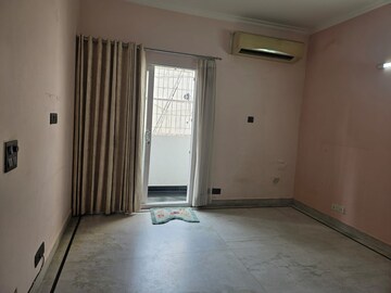 Room in 3 BHK Builder Floor at Kalkaji – for Rent