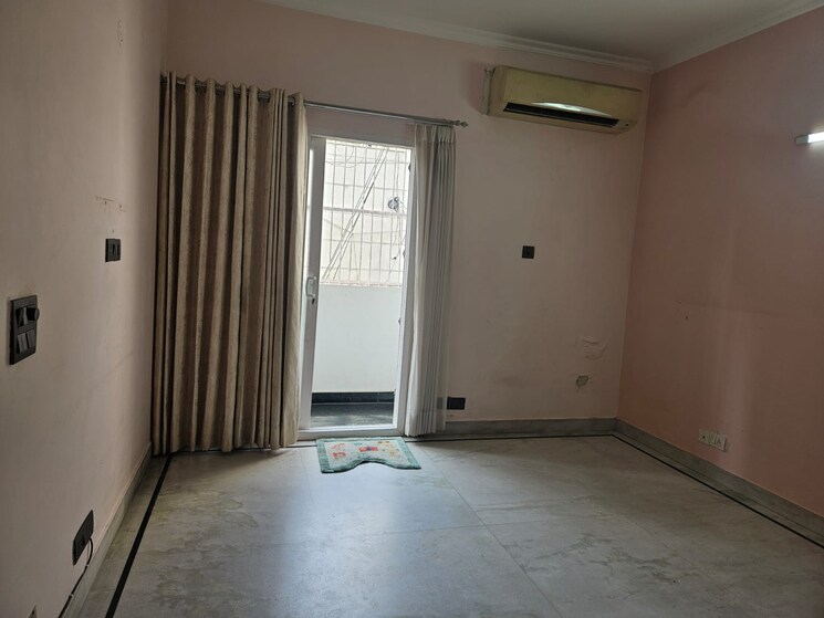Room, kalkaji 3 Bedroom 2000 Sq.Ft. Builder Floor In Kalkaji Delhi 8910612