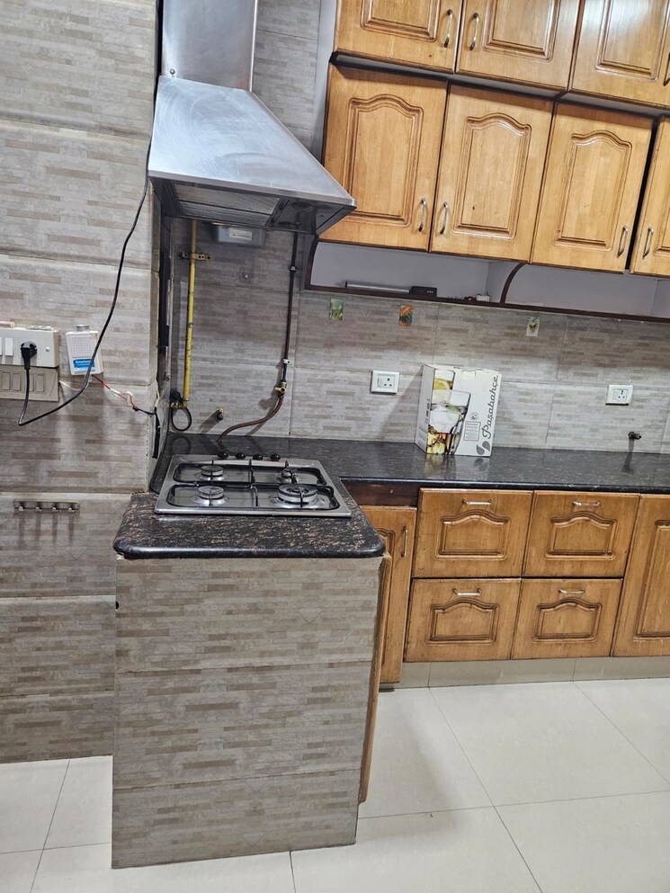 Kitchen, kalkaji 3 Bedroom 2000 Sq.Ft. Builder Floor In Kalkaji Delhi 8910612