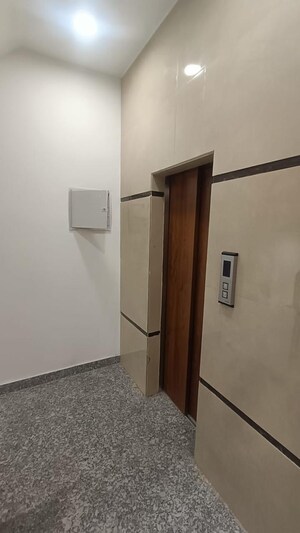 Room in 3.5 BHK Builder Floor at Ansal API Esencia, Sector 67 – for Sale