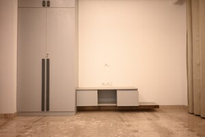 Room in 3.5 BHK Builder Floor at Ansal API Esencia, Sector 67 – for Sale