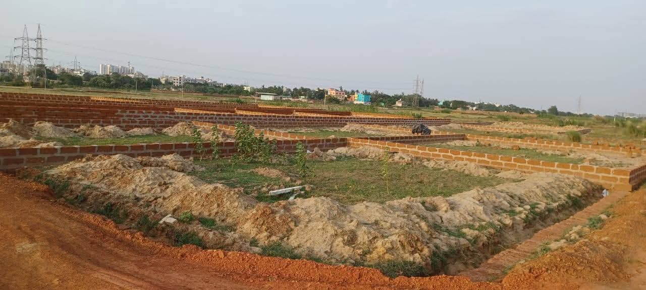 Plot For Sale in Patrapada