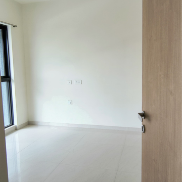 Room in 2 BHK Apartment at Lodha Woods, Lokhandwala – for Rent