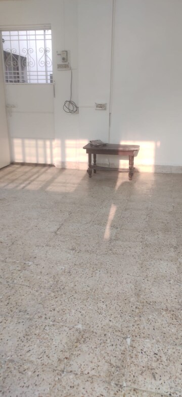 Room in 1 BHK Builder Floor at Manik Baug – for Rent