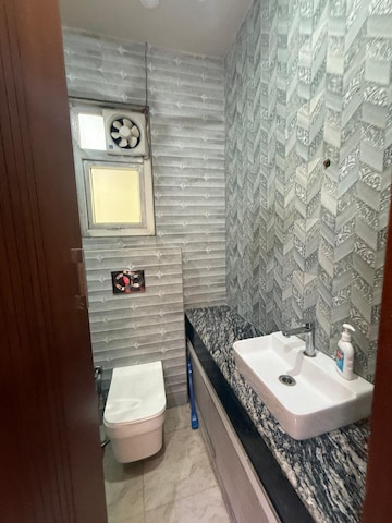 Bathroom in 1 BHK Builder Floor at Lajpat Nagar I – for Rent