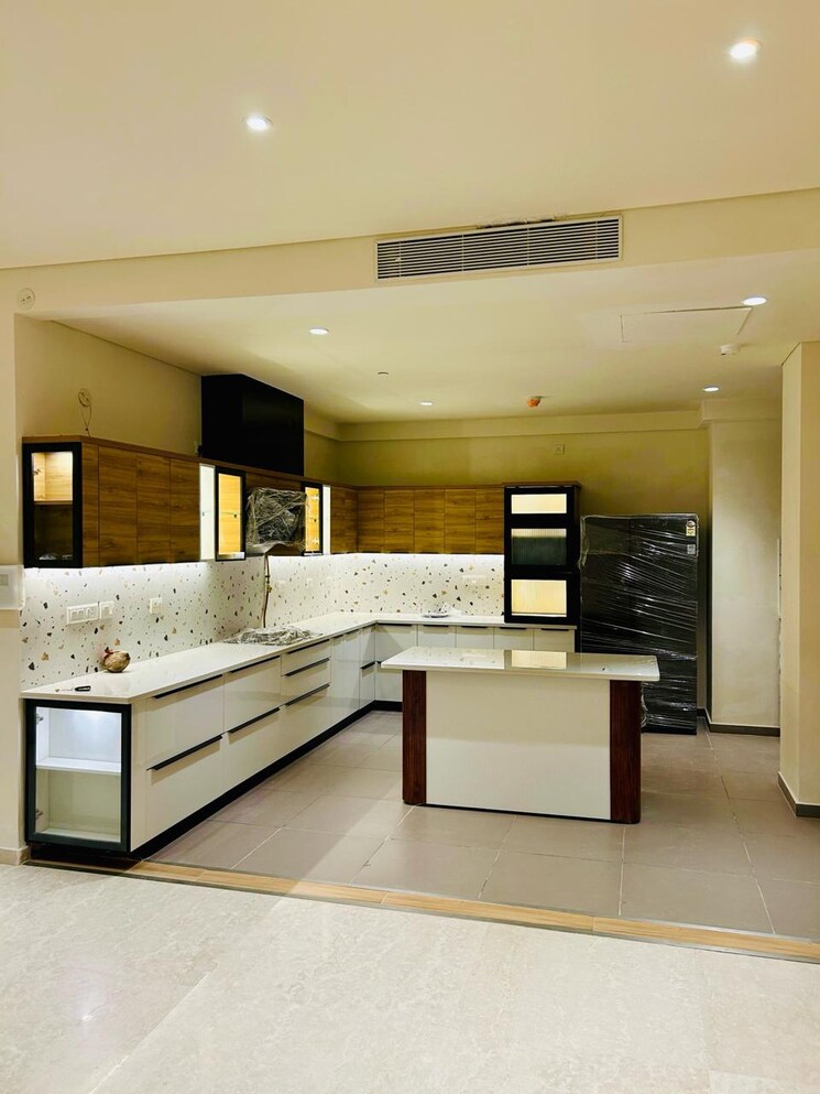 Kitchen, embassy-lake-terrace 3 Bedroom 3913 Sq.Ft. Apartment In Hebbal Bangalore 8910657