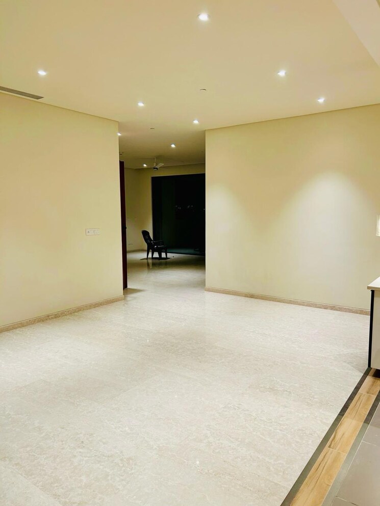 Room, embassy-lake-terrace 3 Bedroom 3913 Sq.Ft. Apartment In Hebbal Bangalore 8910657