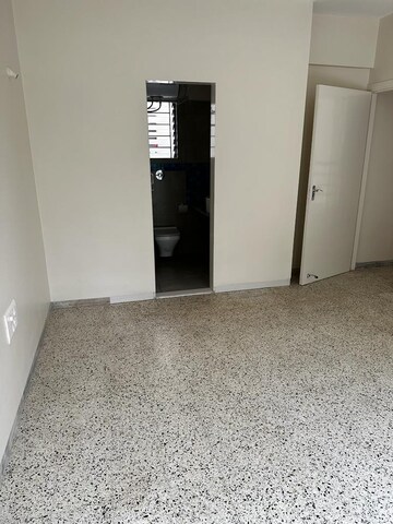 Room in 2 BHK Apartment at Ashwini Classic, Wanowrie – for Rent