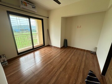 Room in 2 BHK Apartment at KM Horizon Exotica, Haware City – for Rent