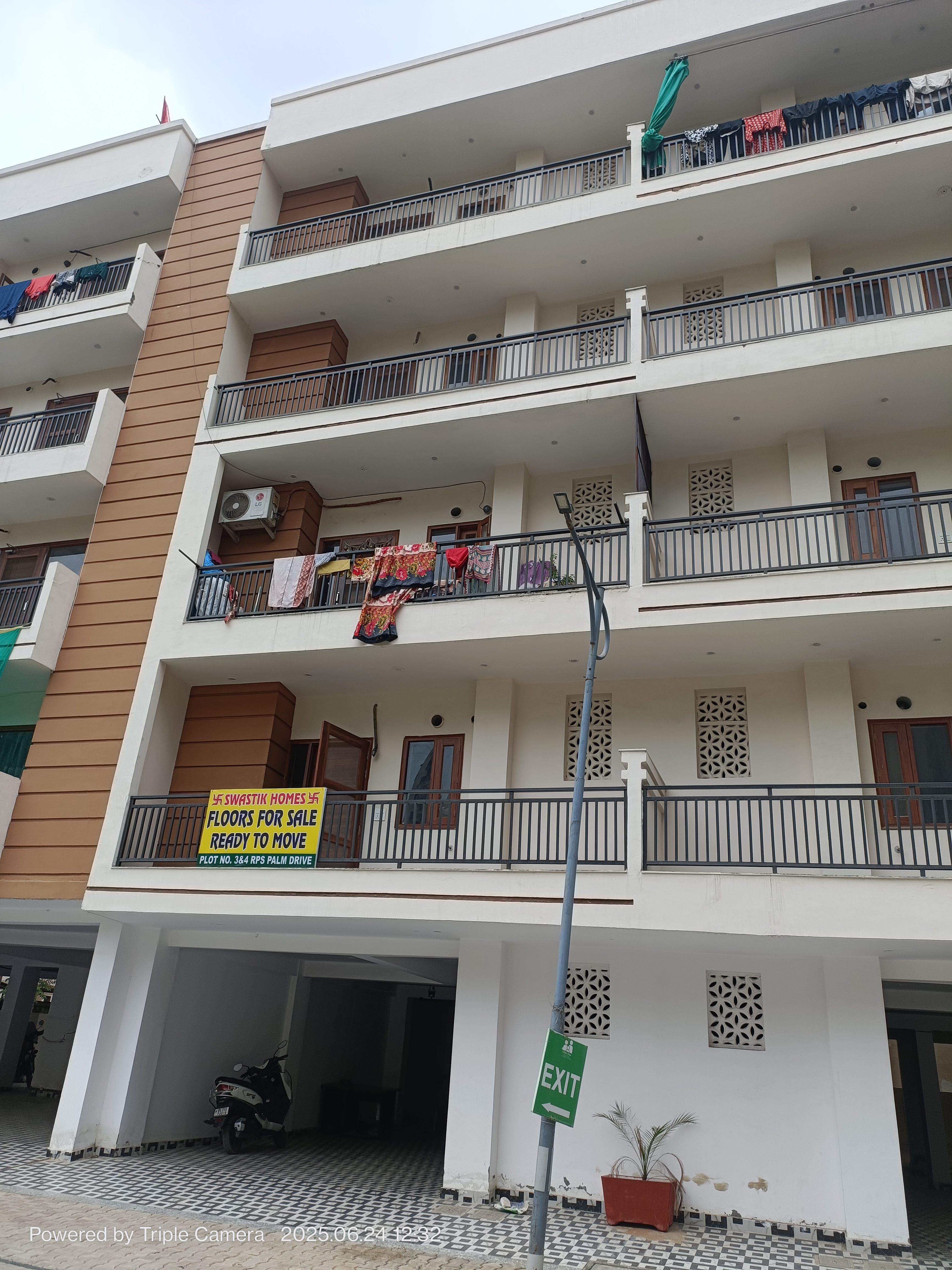 3 BHK Builder Floor For Rent in Sector 16