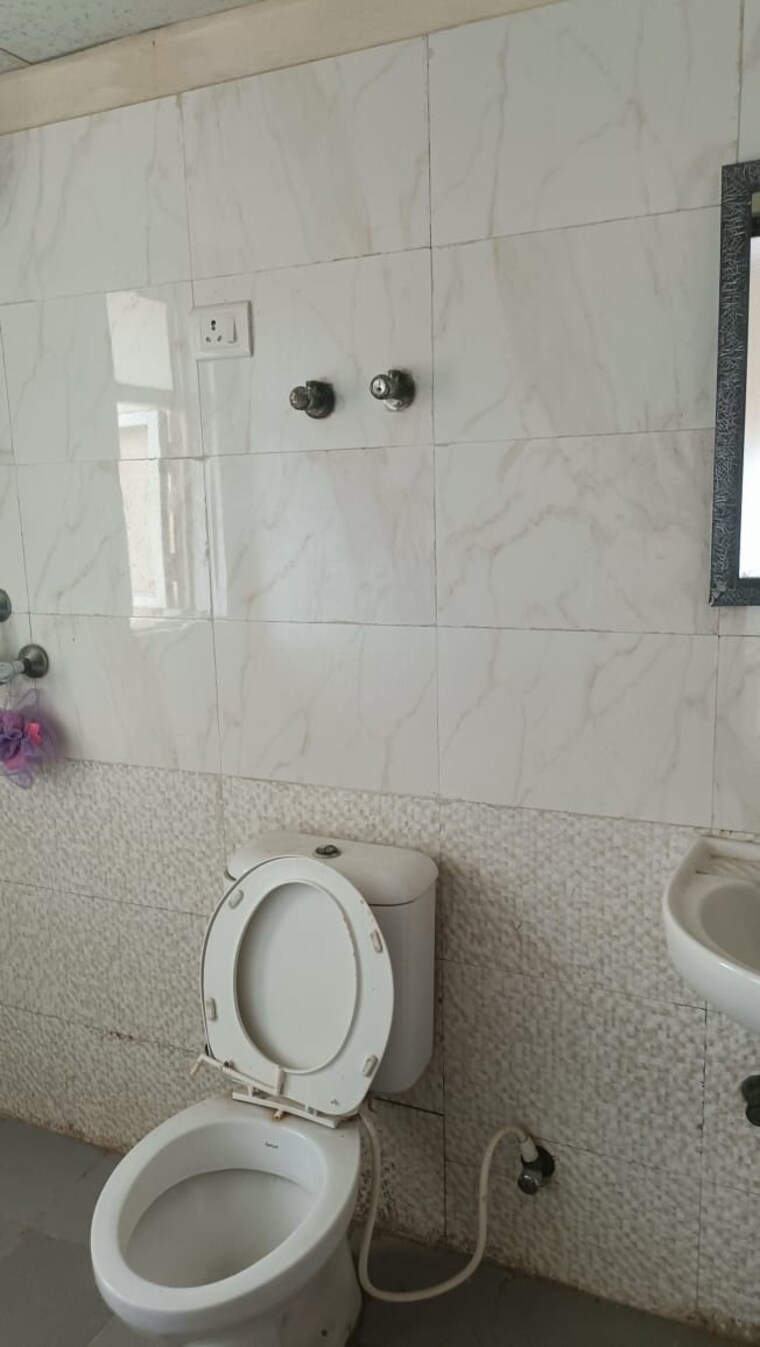 Attached Bathroom, aditya-mega-city 4 Bedroom 2200 Sq.Ft. Apartment In Vaibhav Khand Ghaziabad 8910691