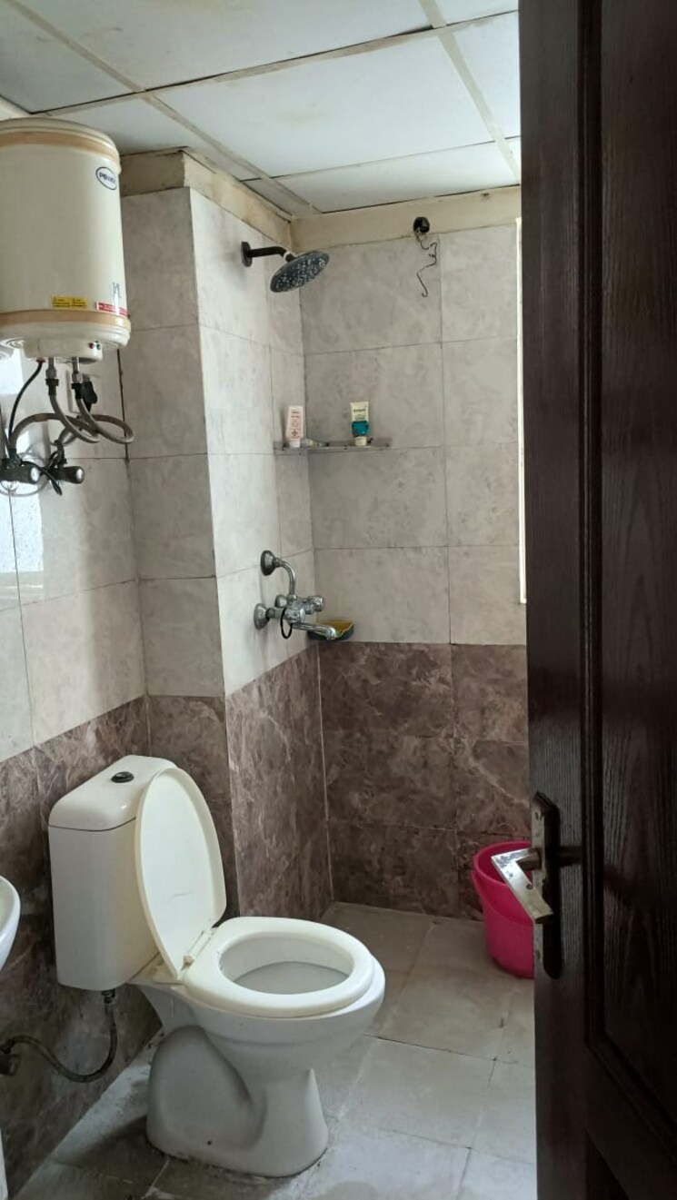 Bathroom, aditya-mega-city 4 Bedroom 2200 Sq.Ft. Apartment In Vaibhav Khand Ghaziabad 8910691