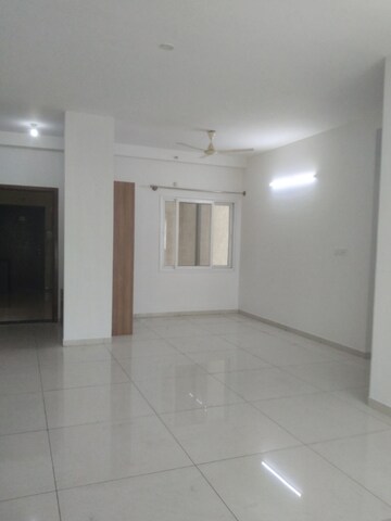 Room in 3 BHK Apartment at L&T Raintree Boulevard, Hebbal – for Rent