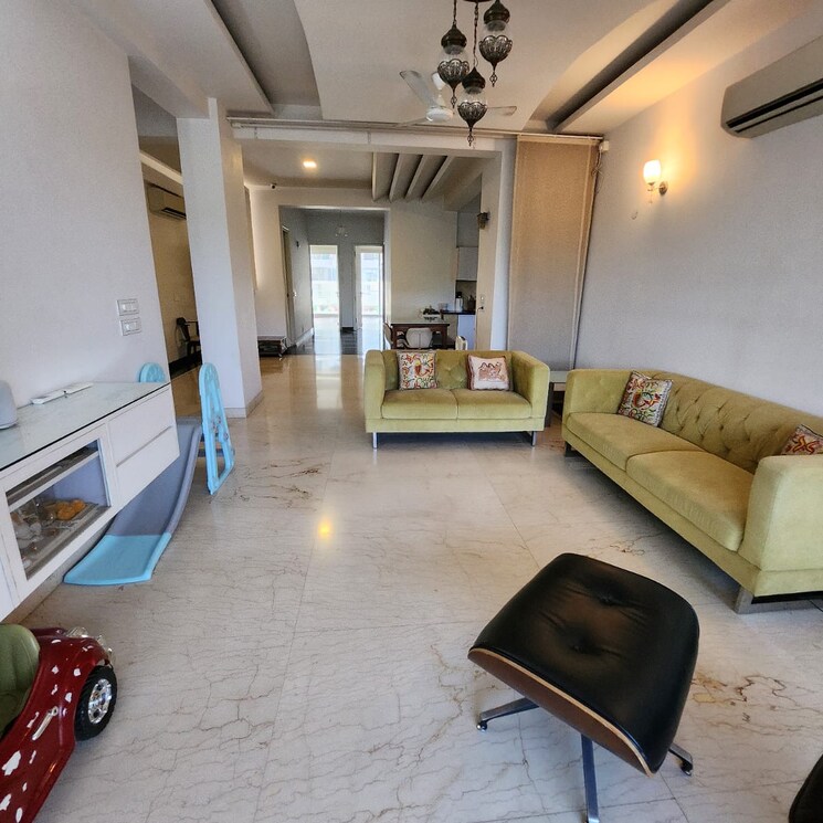 Living Room, varun-c-g-h-society 4 Bedroom 3800 Sq.Ft. Apartment In Sector 52 Gurgaon 8910776