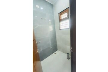 Bathroom in 4 BHK Independent House at Dashmesh Nagar – for Sale