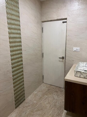 Master Bedroom in 4 BHK Apartment at Benson Town – for Rent