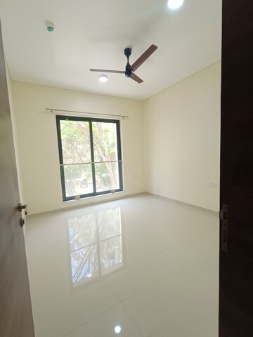Room in 3 BHK Apartment at Supreme Belmac Residences, Kalyani Nagar – for Rent