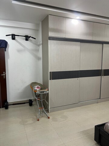 Parking in 4 BHK Apartment at Benson Town – for Rent