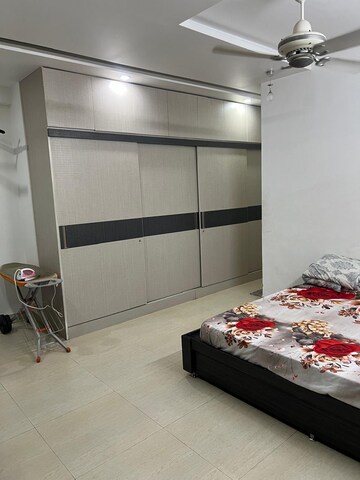 Bedroom in 4 BHK Apartment at Benson Town – for Rent