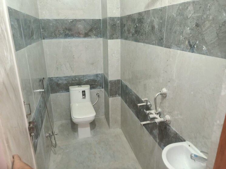 Bathroom, kalyanpur 2 Bedroom 1500 Sq.Ft. Independent House In Kalyanpur Lucknow 8910816