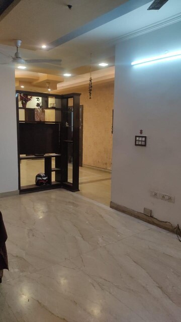 Room in 4 BHK Builder Floor at Sector 55 – for Rent