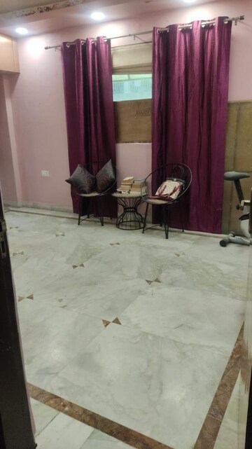 Bedroom in 4 BHK Builder Floor at Sector 55 – for Rent