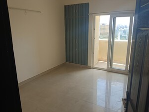 Room in 2 BHK Apartment at Paramount Floraville, Sector 137 – for Sale