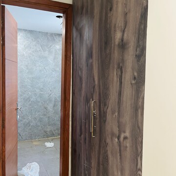Bedroom in 3 BHK Builder Floor at Gaurav Estates Unique Floors, Sector 42 – for Sale