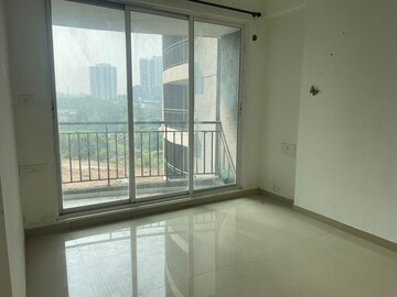 Room in 2 BHK Apartment at Hiraco Eminence, Mira Road – for Rent