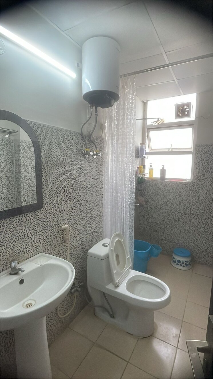 Bathroom, breez-flora-avenue-33 3 Bedroom 1510 Sq.Ft. Apartment In Sohna Sector 33 Gurgaon 8910953