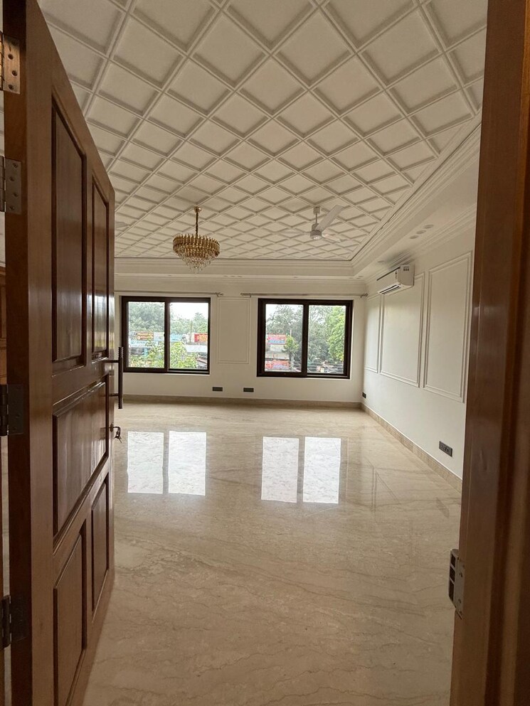 Room, chittaranjan park 4 Bedroom 2600 Sq.Ft. Builder Floor In Chittaranjan Park Delhi 8910922