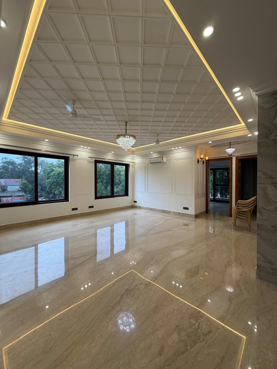 4 BHK + Servant Room Builder Floor For Rent in Chittaranjan Park