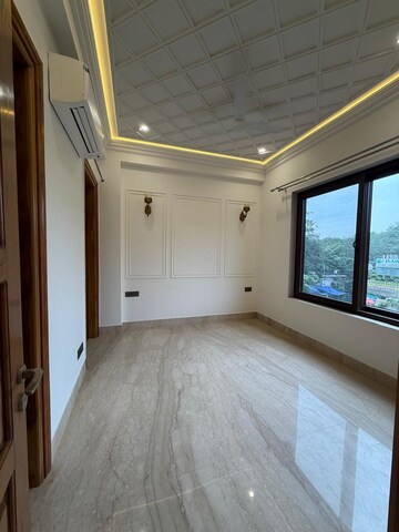 Bedroom in 4 BHK Builder Floor at Chittaranjan Park – for Rent
