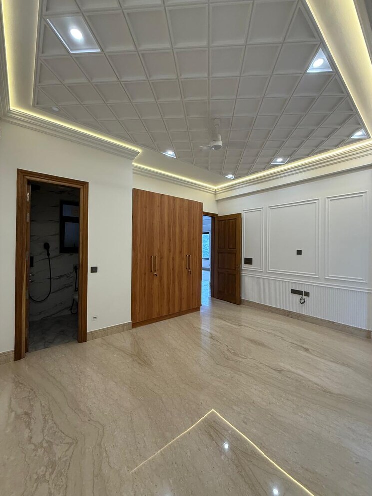 Room, chittaranjan park 4 Bedroom 2600 Sq.Ft. Builder Floor In Chittaranjan Park Delhi 8910922