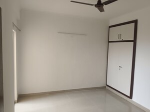 Room in 3 BHK Apartment at Paramount Floraville, Sector 137 – for Sale