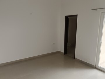 Room in 3 BHK Apartment at Paramount Floraville, Sector 137 – for Sale
