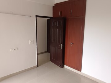 Room in 3 BHK Apartment at Paramount Floraville, Sector 137 – for Sale