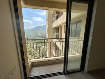 Room in 2 BHK Apartment at Squarefeet Ace Square, Ghodbunder Road – for Rent