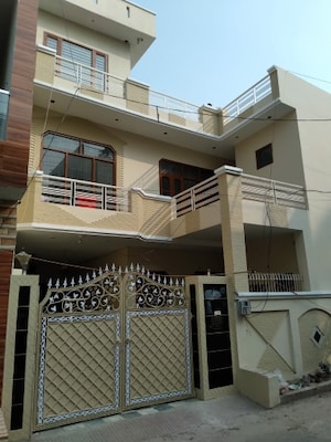 6 BHK Independent House For Sale in Model Town