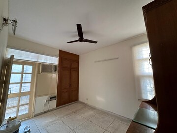 Room in 3 BHK Apartment at Sector 4 Dwarka – for Sale