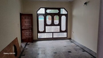 Room in 3 BHK Villa at Gomti Nagar – for Rent