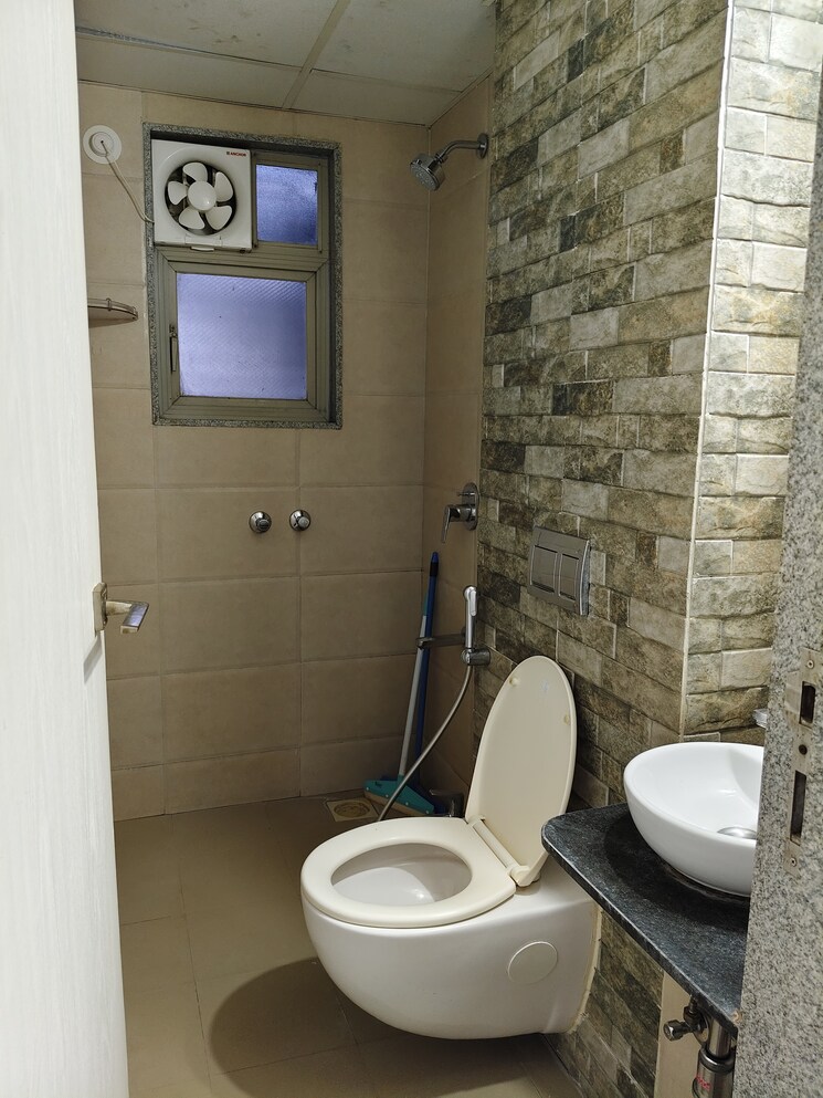 Bathroom, bramhacorp-f-residences 2 Bedroom 800 Sq.Ft. Apartment In Kalyani Nagar Pune 8911037