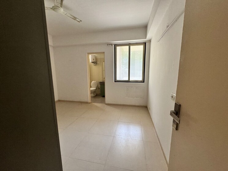 Room, vatika-gurgaon-21 4 Bedroom 2404 Sq.Ft. Apartment In Sector 83 Gurgaon 8911076