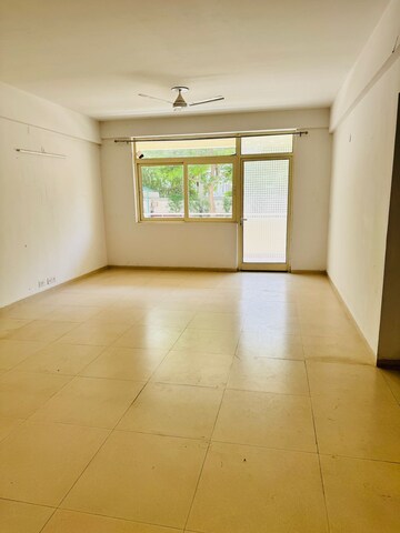 Room in 4 BHK Apartment at Vatika Gurgaon 21, Sector 83 – for Rent