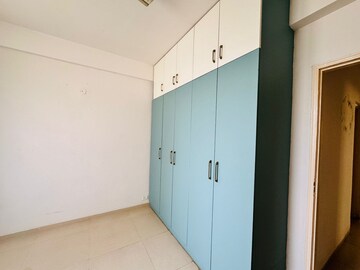 Room in 4 BHK Apartment at Vatika Gurgaon 21, Sector 83 – for Rent